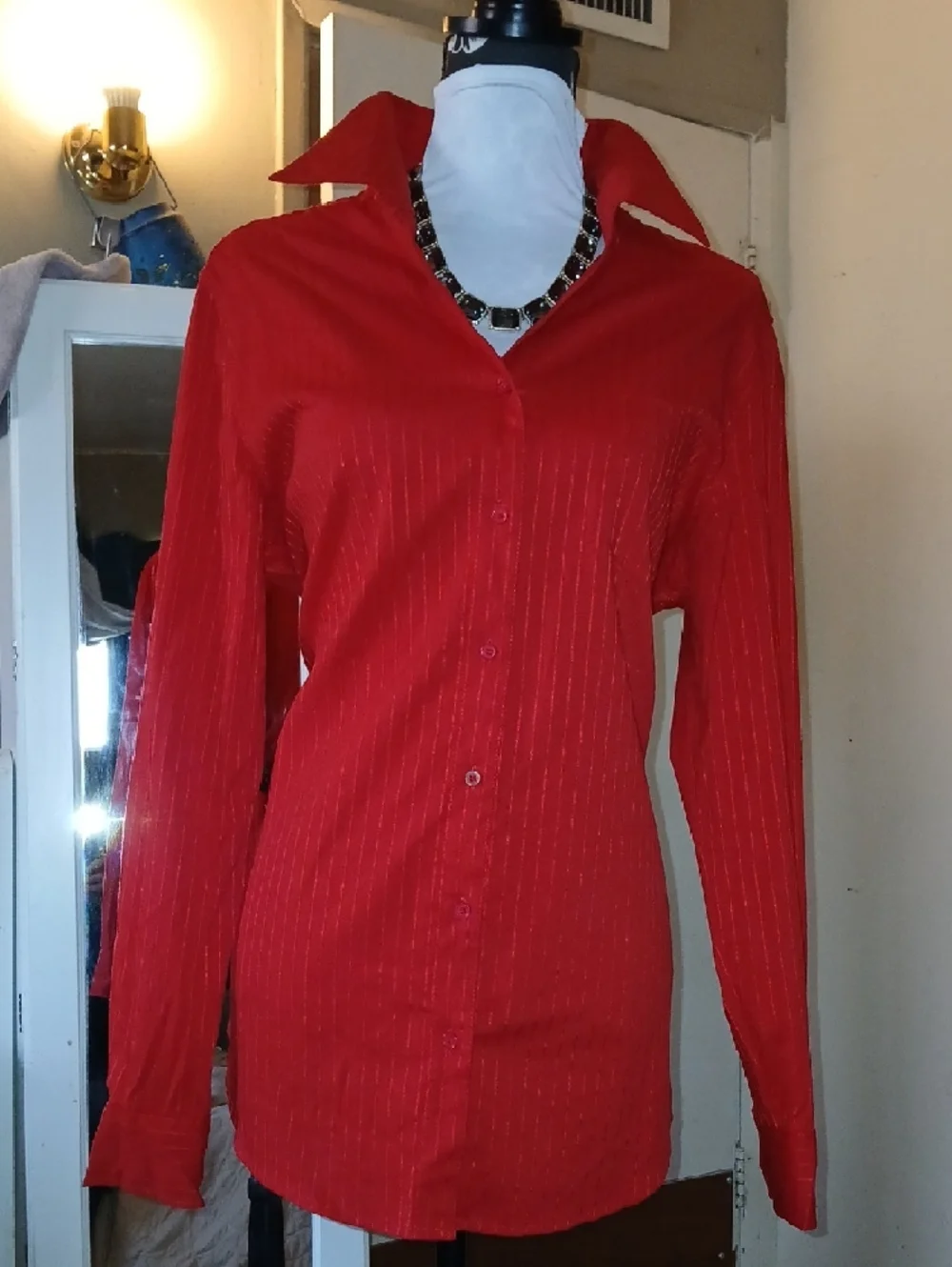 Apostrophe Red Button-Front Shirt - Picture 3 of 8